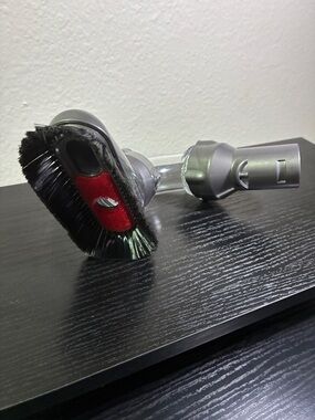 DYSON ORIGINAL OEM GENUINE
MULTI ANGLE BRUSH TOOL
ATTACHMENT 06-2982